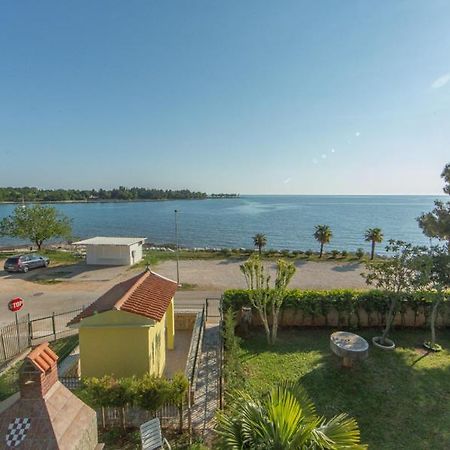Villa Julia Ловречица Экстерьер фото
