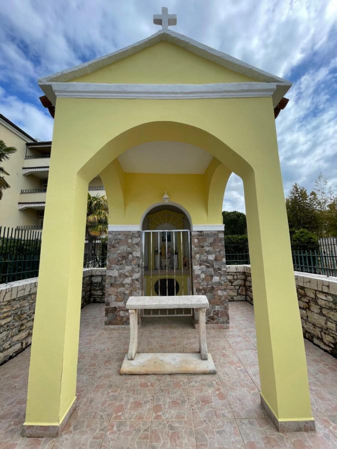 Villa Julia Ловречица Экстерьер фото